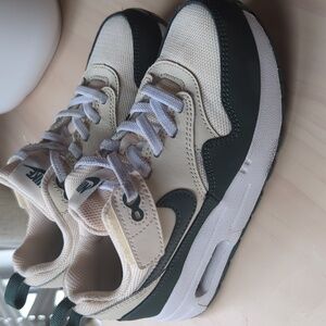 Nike Kids' Cream and Green Sneakers